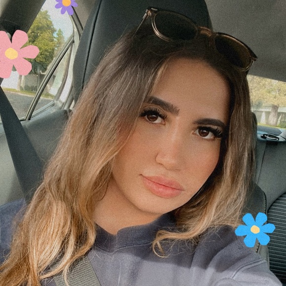 Meet your Posher, Kassandra - Picture 1 of 1